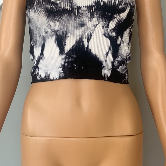 Crop top - Picture 3 of 7